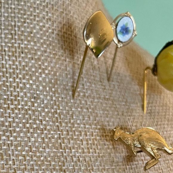 Bundle of Four Elegant Vintage Stick Pins - Picture 6 of 10